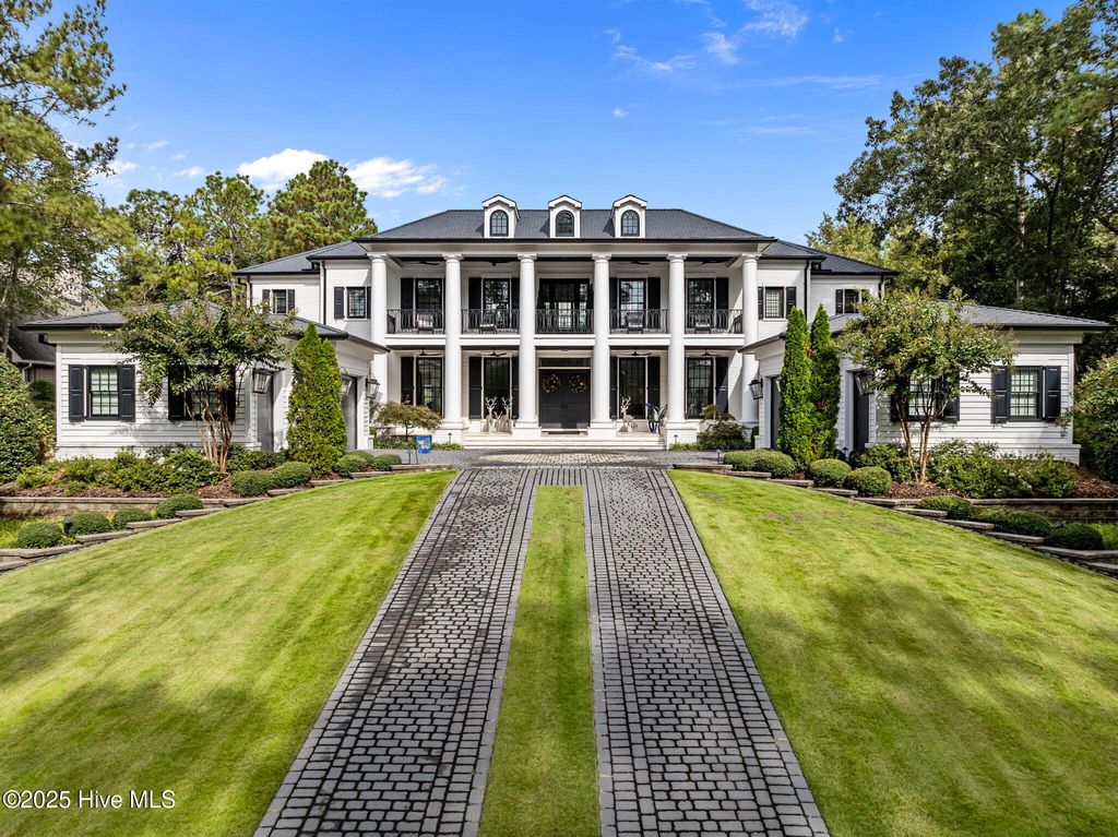 Photo of 140 Brookhaven Road, Pinehurst, NC 28374 (MLS # 100537791)