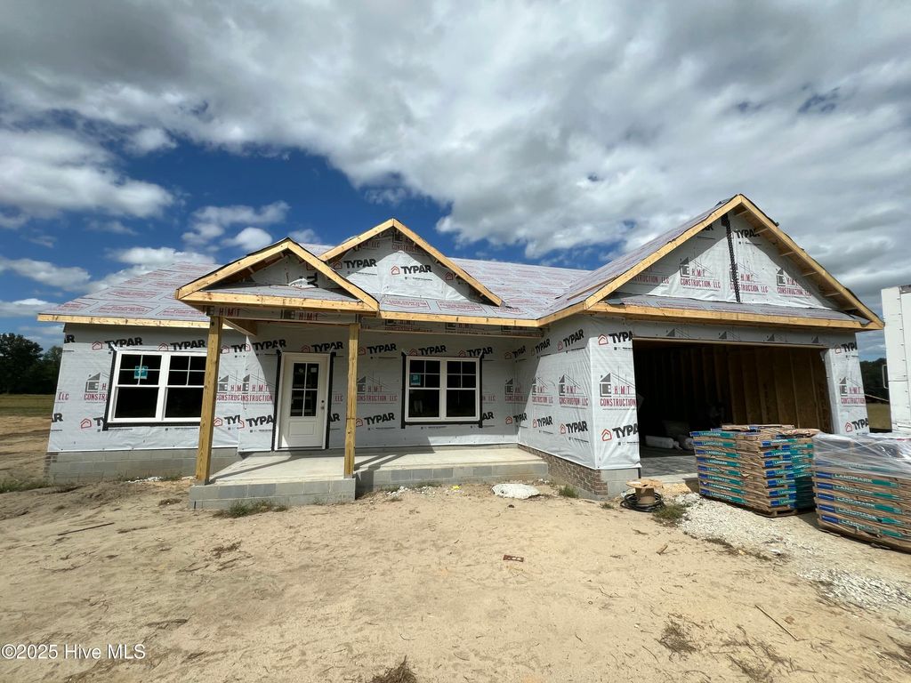 Photo of 309 Creeks Edge Drive, Pikeville, NC 27863 (MLS # 100535515)