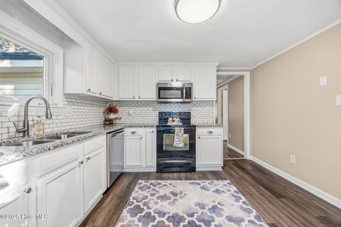 Tiny photo for 113 Jupiter Trail, Jacksonville, NC 28546 (MLS # 100538118)