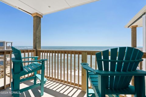 A home in North Topsail Beach