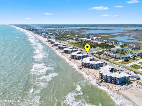 A home in North Topsail Beach