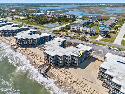 A home in North Topsail Beach