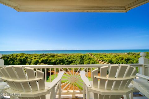 A home in Pine Knoll Shores