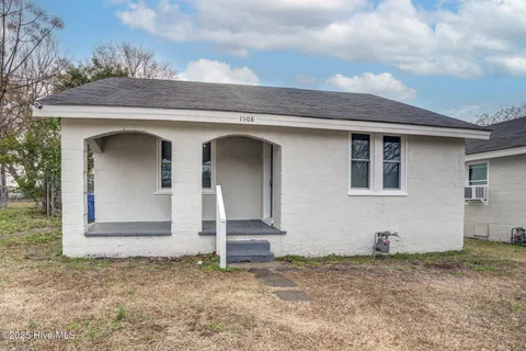 MLS: 100497571