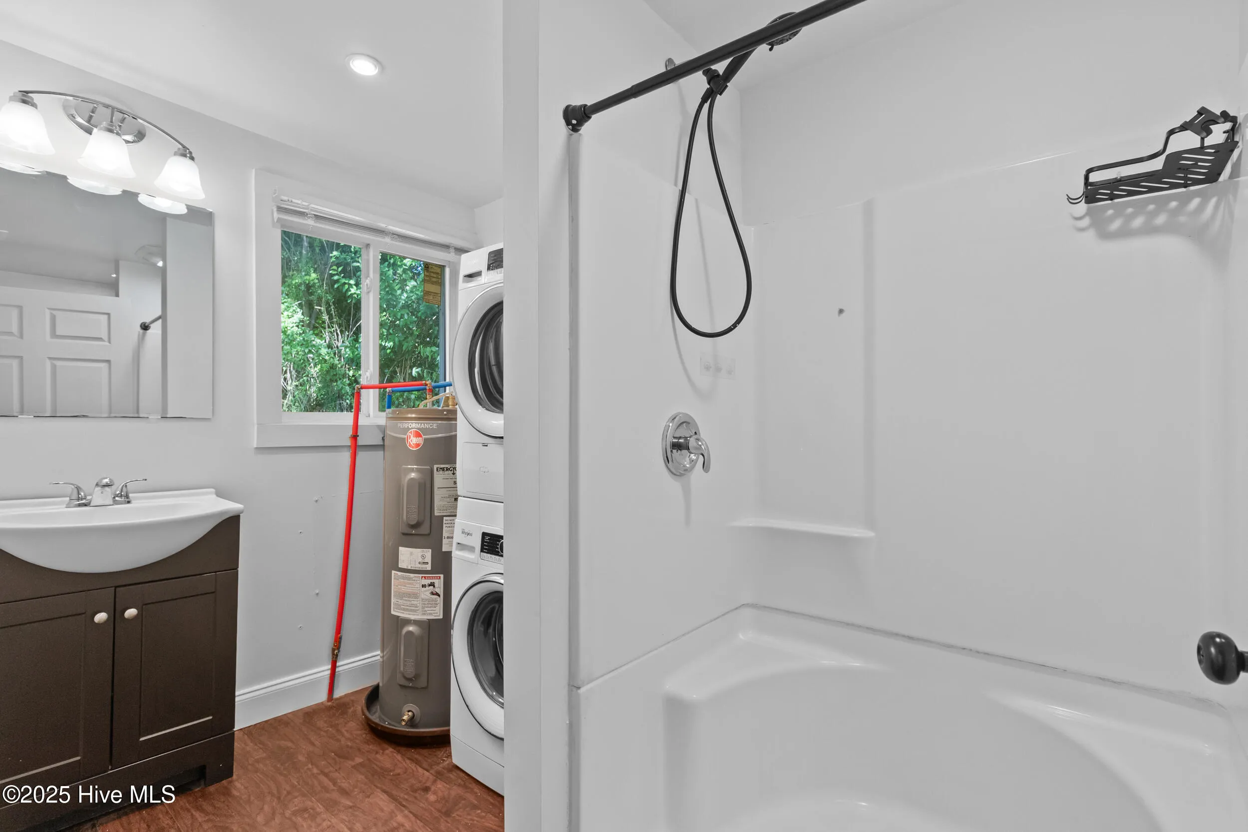 Wilmington, North Carolina 28401, United States, 4 Bedrooms Bedrooms, ,2 BathroomsBathrooms,Residential,Active,225319