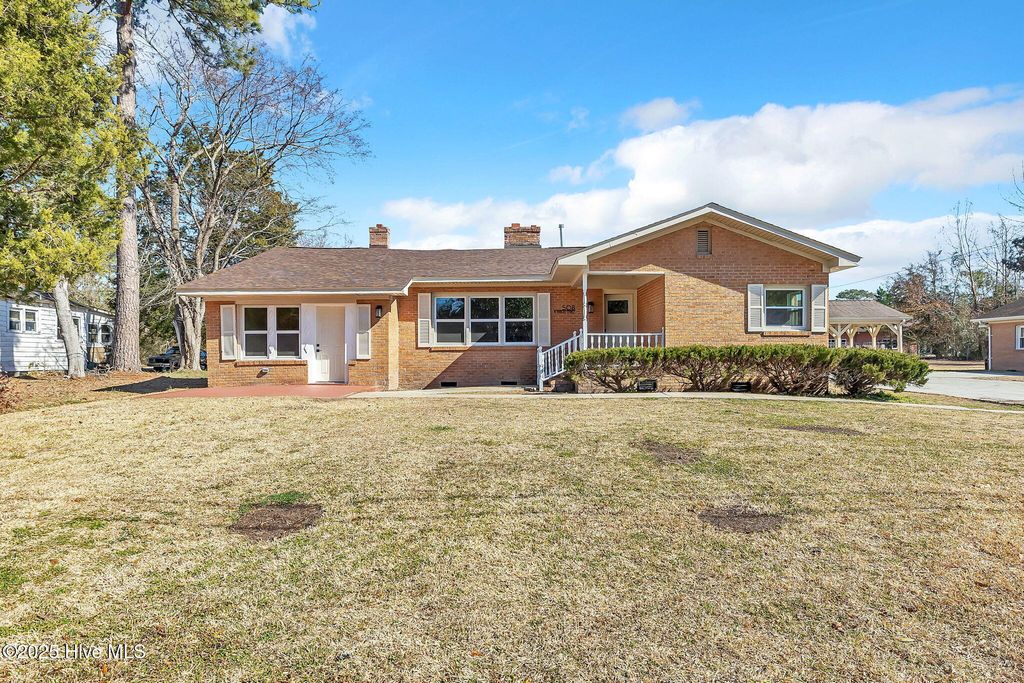 Photo of 508 N Wright Street, Burgaw, NC 28425 (MLS # 100517838)