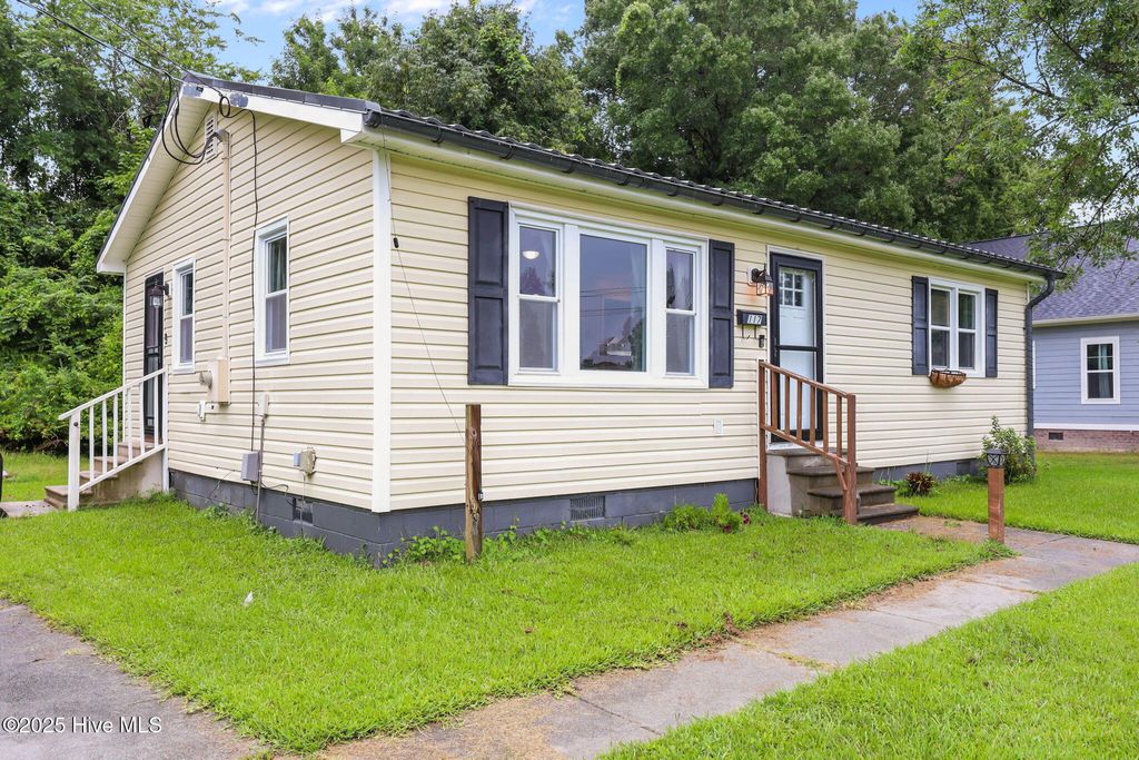 Photo of 117 Spargo Street, Jacksonville, NC 28540 (MLS # 100521917)
