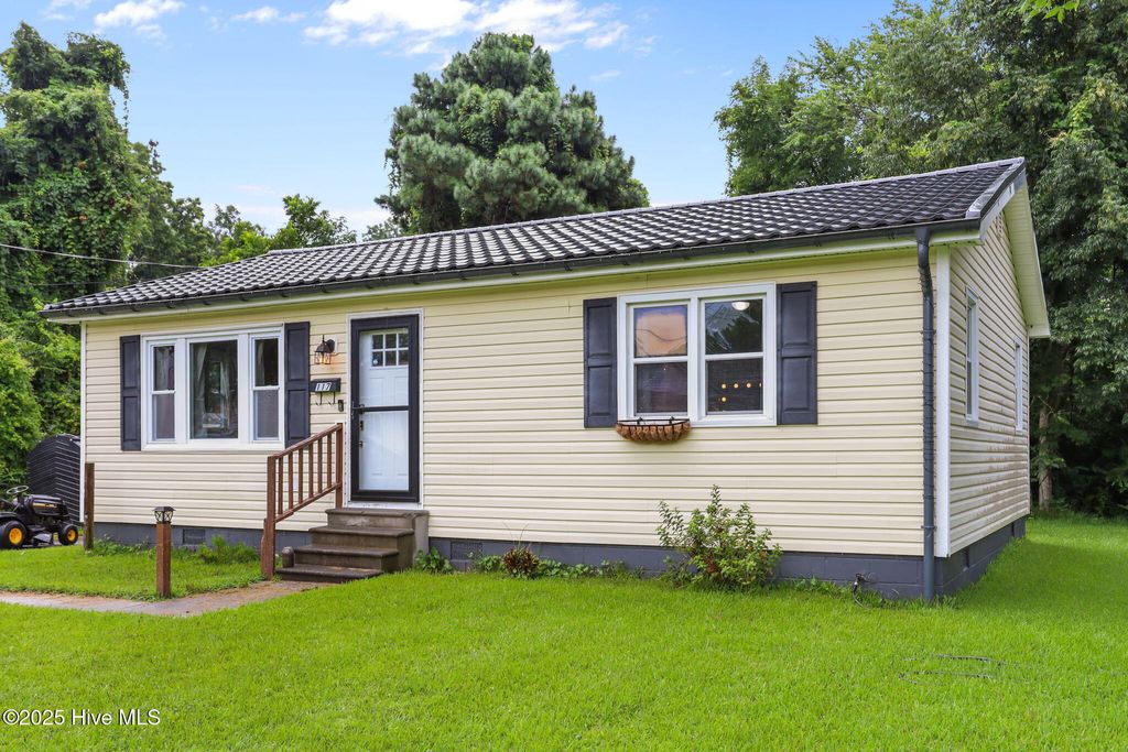 Photo of 117 Spargo Street, Jacksonville, NC 28540 (MLS # 100521917)