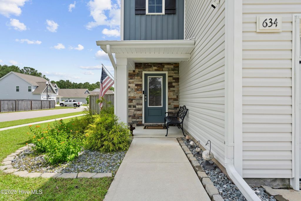 Photo of 634 Aurora Place, Hampstead, NC 28443 (MLS # 100513559)