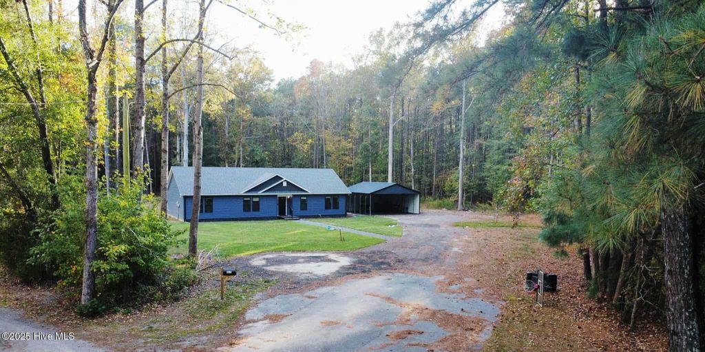 Photo of 127 Rosecroft Drive, Elizabeth City, NC 27909 (MLS # 100538190)