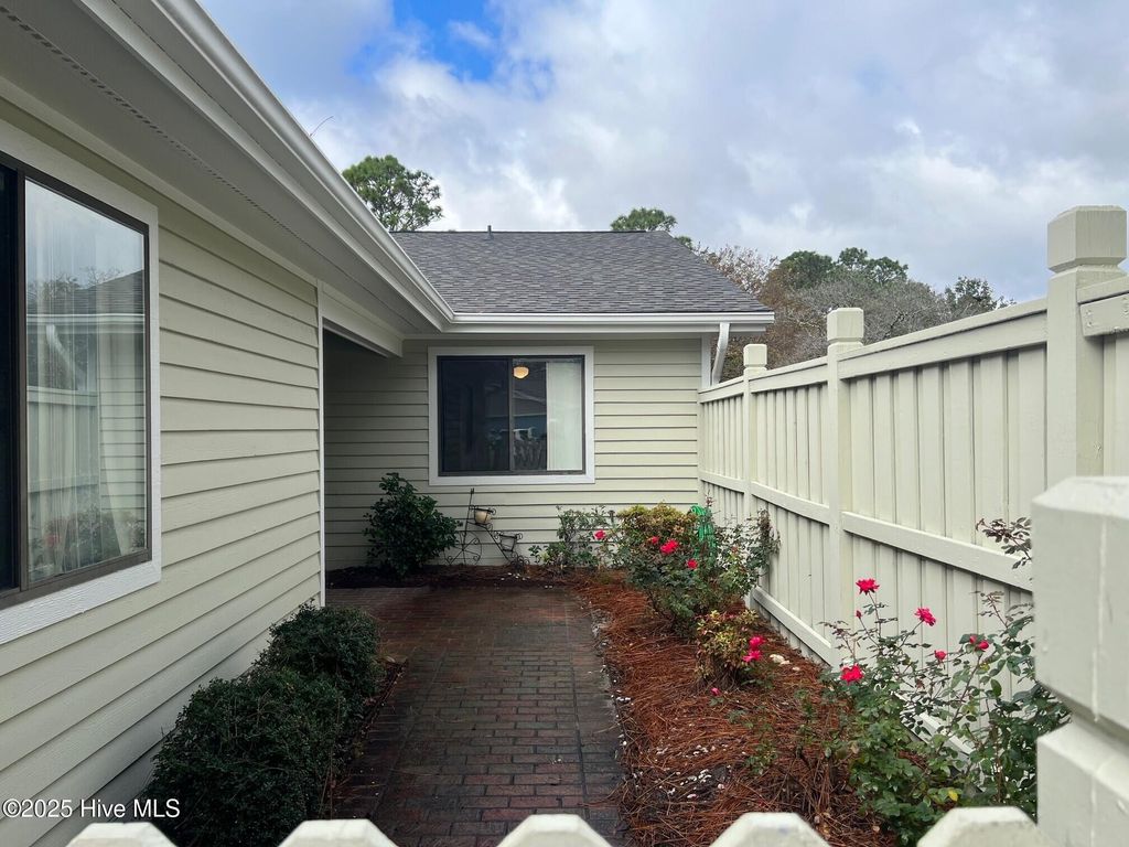 Photo of 6032 Inland Greens Drive, Wilmington, NC 28405 (MLS # 100539384)