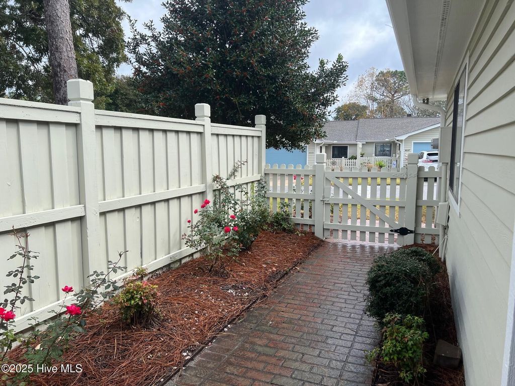 Photo of 6032 Inland Greens Drive, Wilmington, NC 28405 (MLS # 100539384)