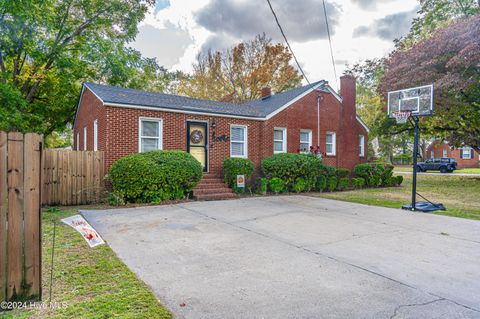 A home in Raeford