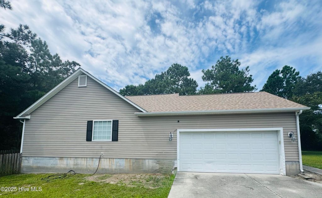 Photo of 1519 Chadwick Shores Drive, Sneads Ferry, NC 28460 (MLS # 100527706)