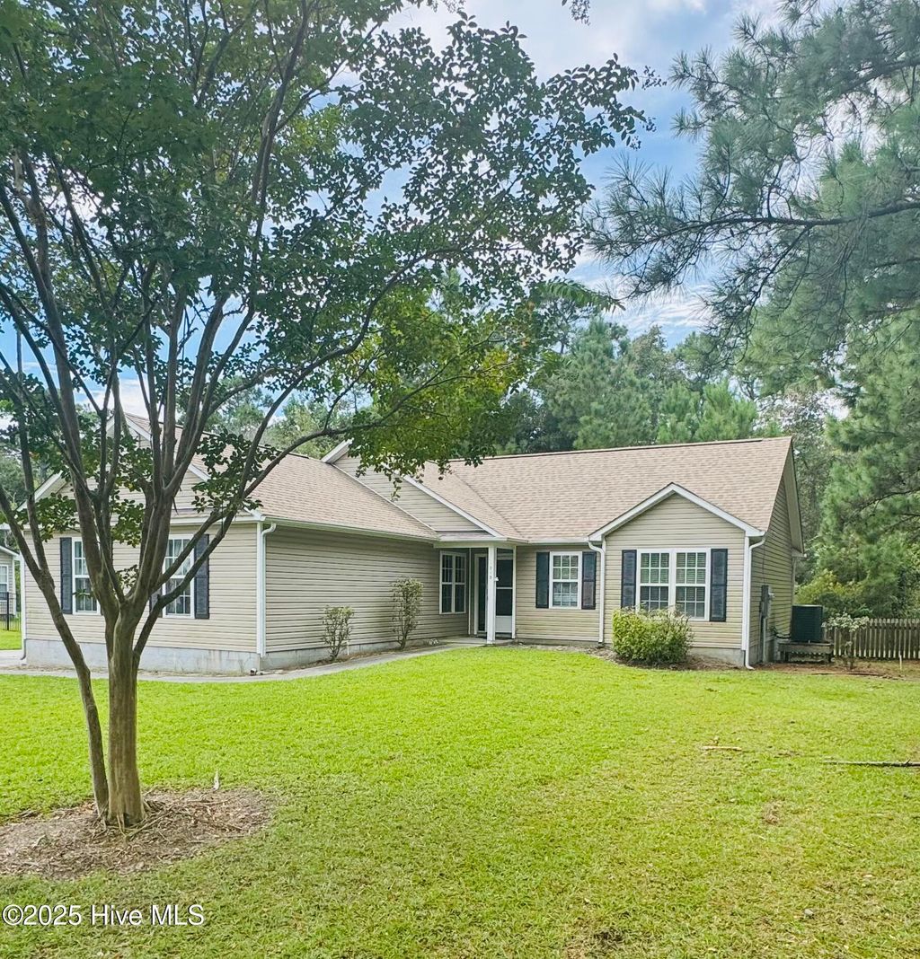 Photo of 1519 Chadwick Shores Drive, Sneads Ferry, NC 28460 (MLS # 100527706)