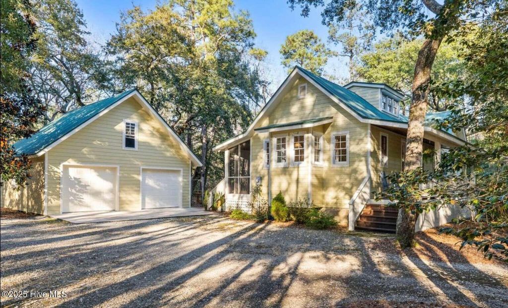 Photo of 679 Carolina Bay Court, Southport, NC 28461 (MLS # 100539147)