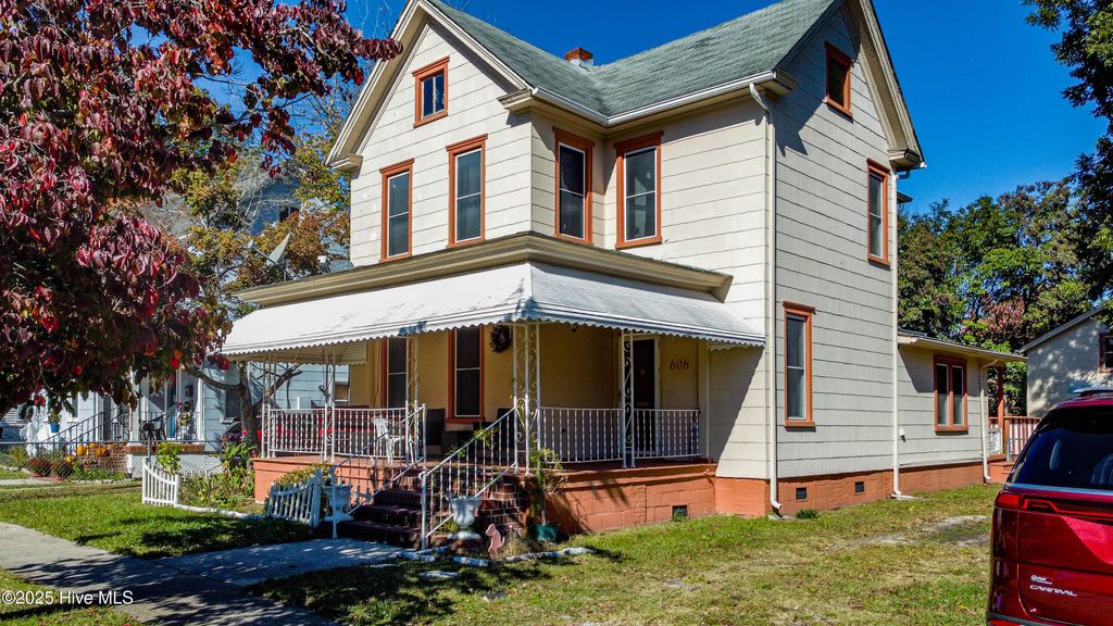 Photo of 606 W Colonial Avenue, Elizabeth City, NC 27909 (MLS # 100539624)