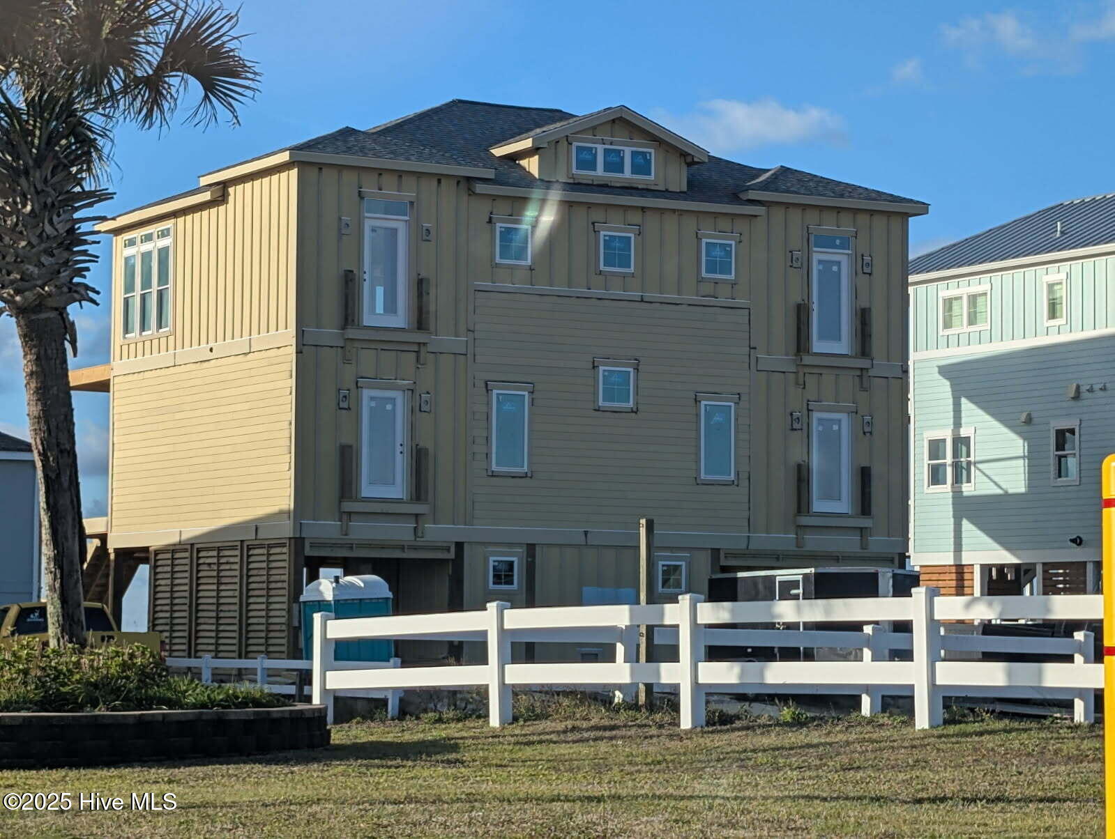 105 Ocean Boulevard W