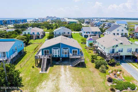 A home in North Topsail Beach