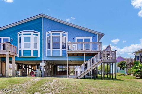 A home in North Topsail Beach