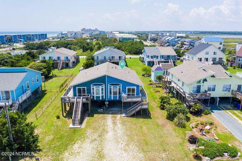 A home in North Topsail Beach