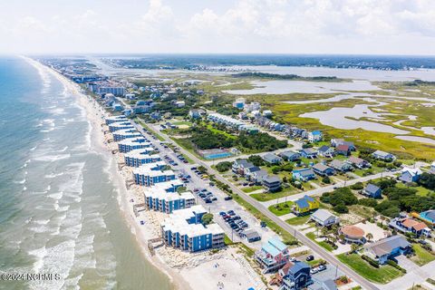 A home in North Topsail Beach