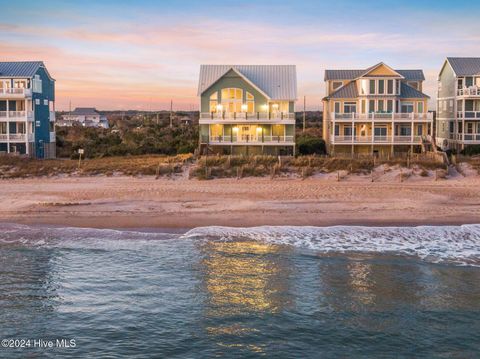 A home in North Topsail Beach