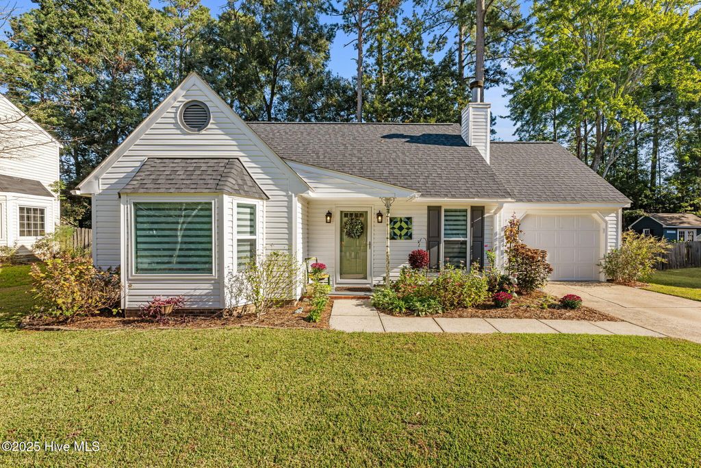 Photo of 3418 Preakness Place, New Bern, NC 28562 (MLS # 100537853)
