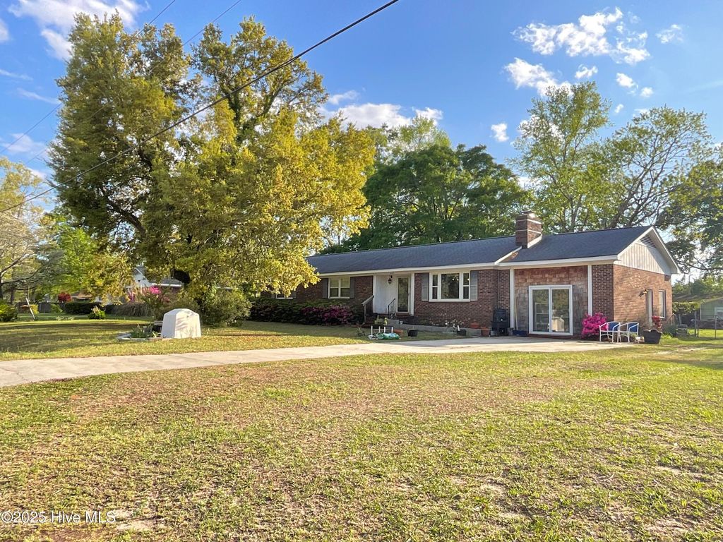 Photo of 304 Mary Avenue, Castle Hayne, NC 28429 (MLS # 100499907)