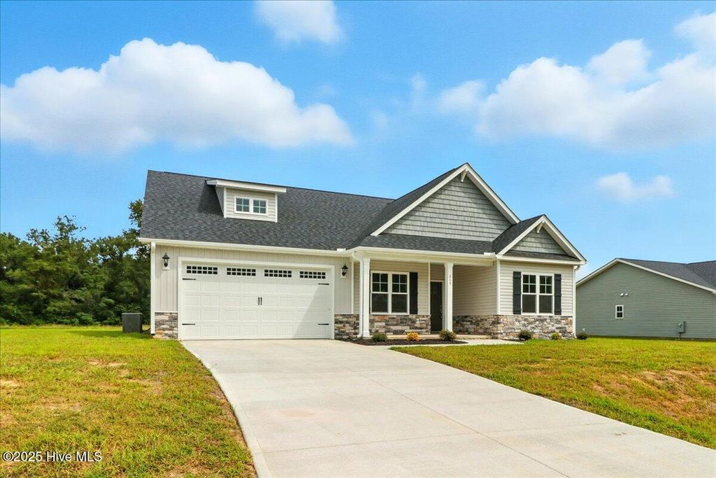Photo of 209 Creeks Edge Drive, Pikeville, NC 27863 (MLS # 100539877)
