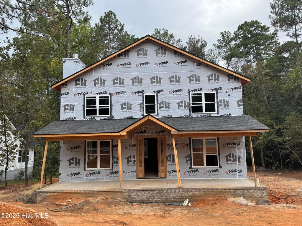 Photo of 922 Greenbriar Drive, Vass, NC 28394 (MLS # 100526174)