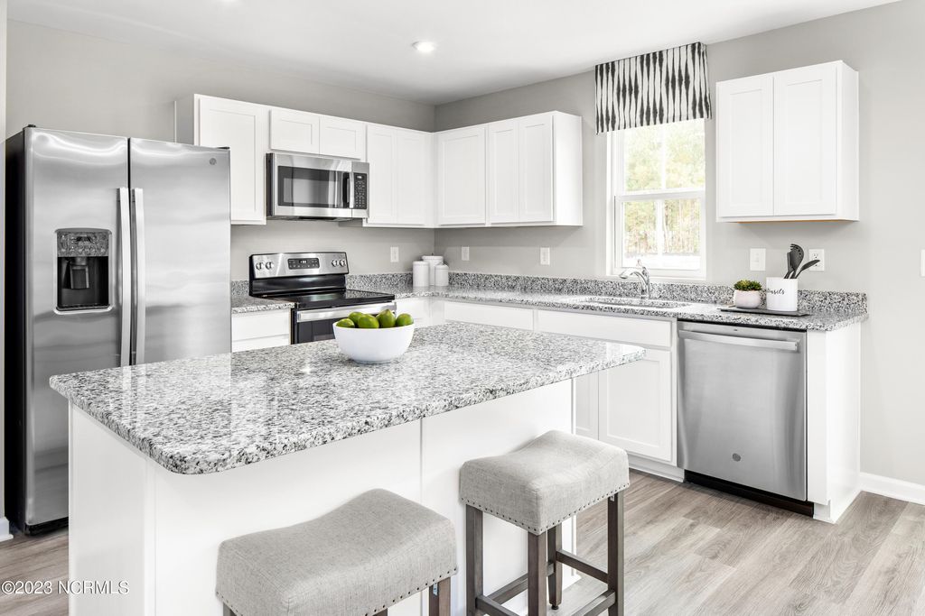 Photo of 3101 Penguin Circle, Elizabeth City, NC 27909 (MLS # 100519124)