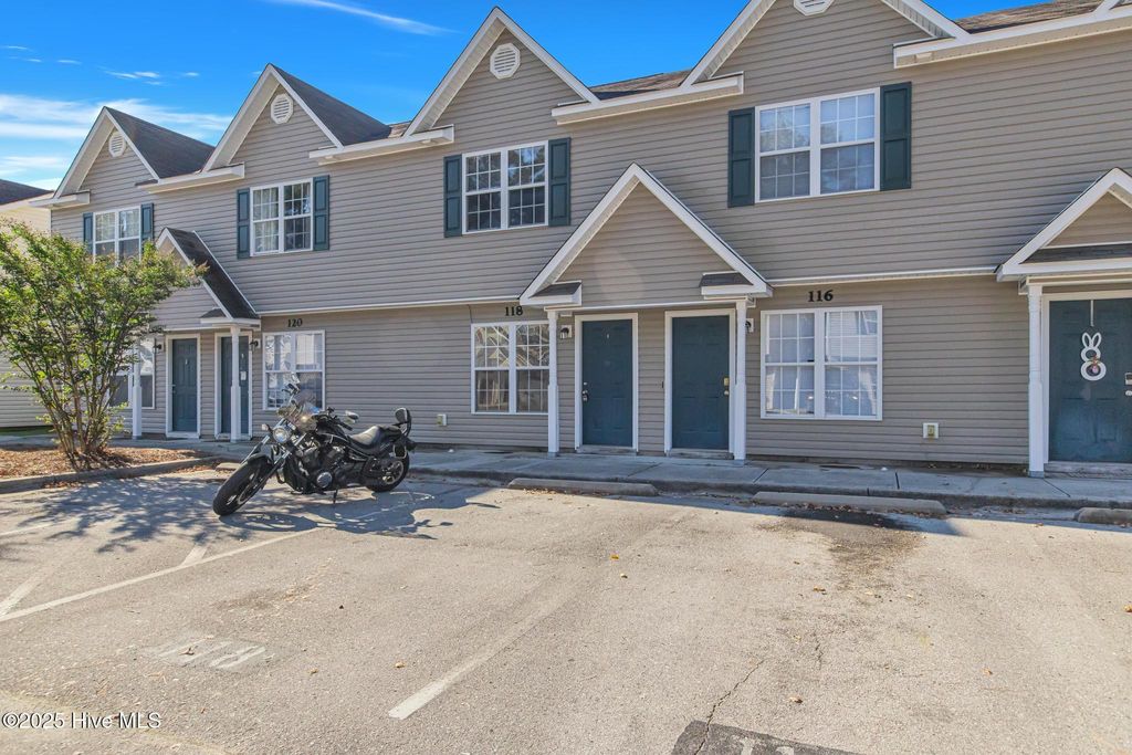 Photo of 118 Cornerstone Place, Jacksonville, NC 28546 (MLS # 100533575)