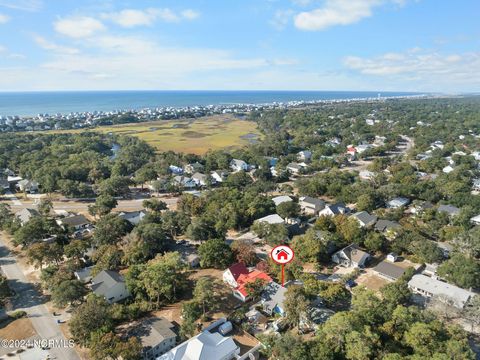 A home in Oak Island