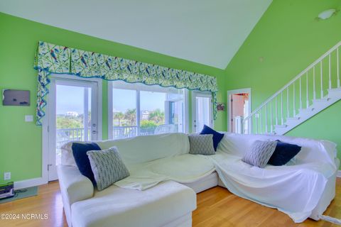 A home in North Topsail Beach