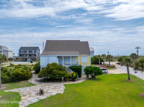 A home in North Topsail Beach