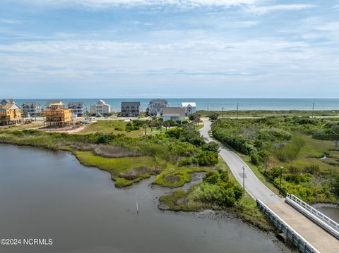 A home in North Topsail Beach