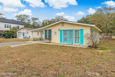 A home in Oak Island