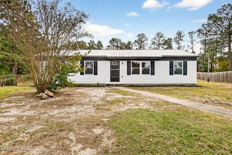 Photo of 149 Ash Court, Hubert, NC 28539 (MLS # 100538579) Photo of 149 Ash Court, Hubert, NC 28539 (MLS # 100538579)