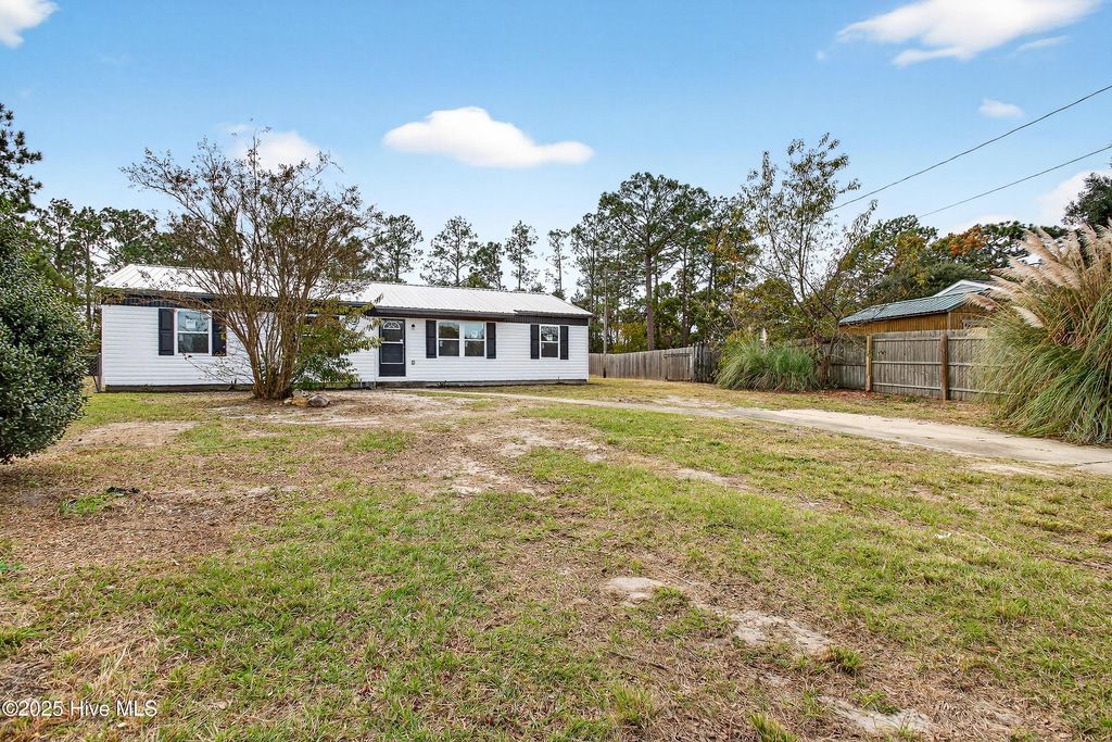 Photo of 149 Ash Court, Hubert, NC 28539 (MLS # 100538579)