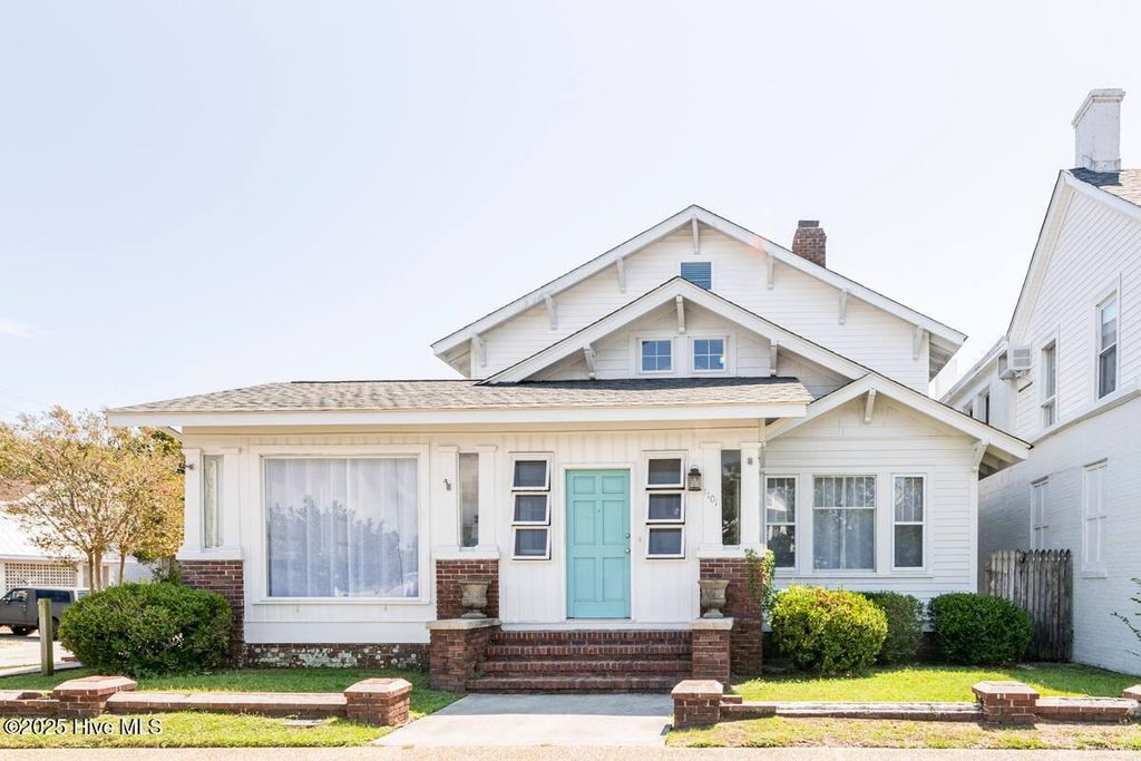 Photo of 1101 Arendell Street, Morehead City, NC 28557 (MLS # 100534217)