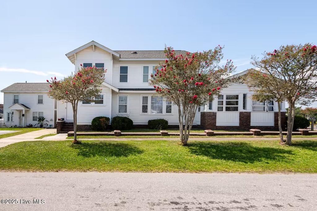 Photo of 1101 Arendell Street, Morehead City, NC 28557 (MLS # 100534217)
