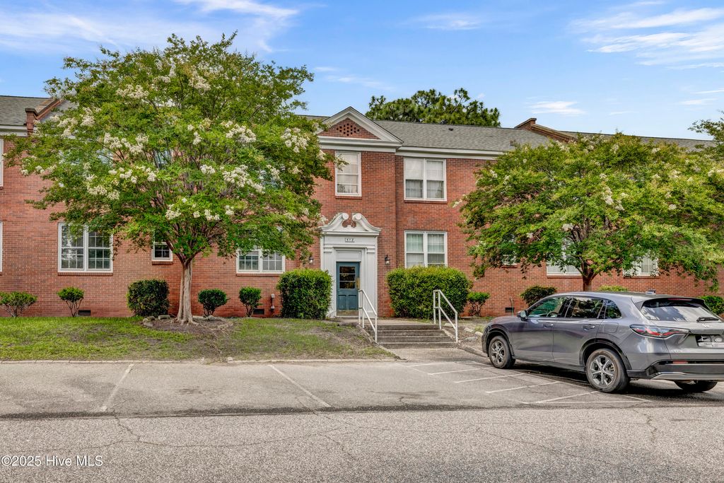Photo of 2940 Oleander Drive #F5, Wilmington, NC 28403 (MLS # 100514616)