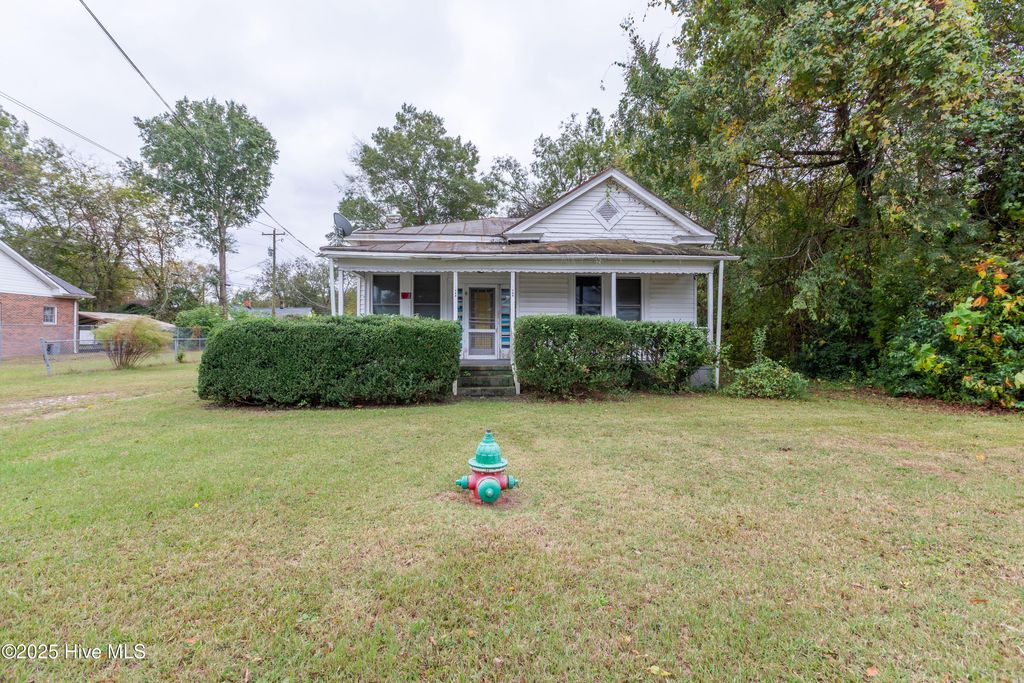 Photo of 723 Bradley Avenue, Tarboro, NC 27886 (MLS # 100536587)