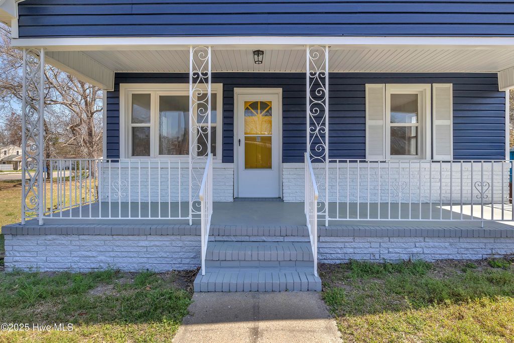 Photo of 807 S 12th Street, Wilmington, NC 28401 (MLS # 100538709)