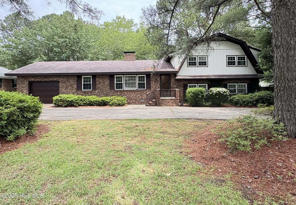 Photo of 1102 Raleigh Road Parkway W, Wilson, NC 27896 (MLS # 100510743)