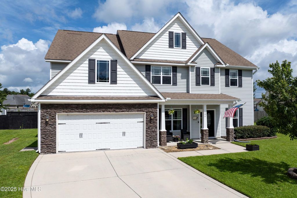 Photo of 804 Dahlia Court, Jacksonville, NC 28546 (MLS # 100519926)