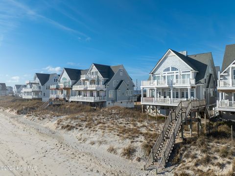 A home in North Topsail Beach