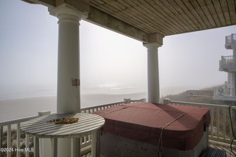 A home in North Topsail Beach