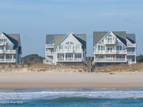 A home in North Topsail Beach